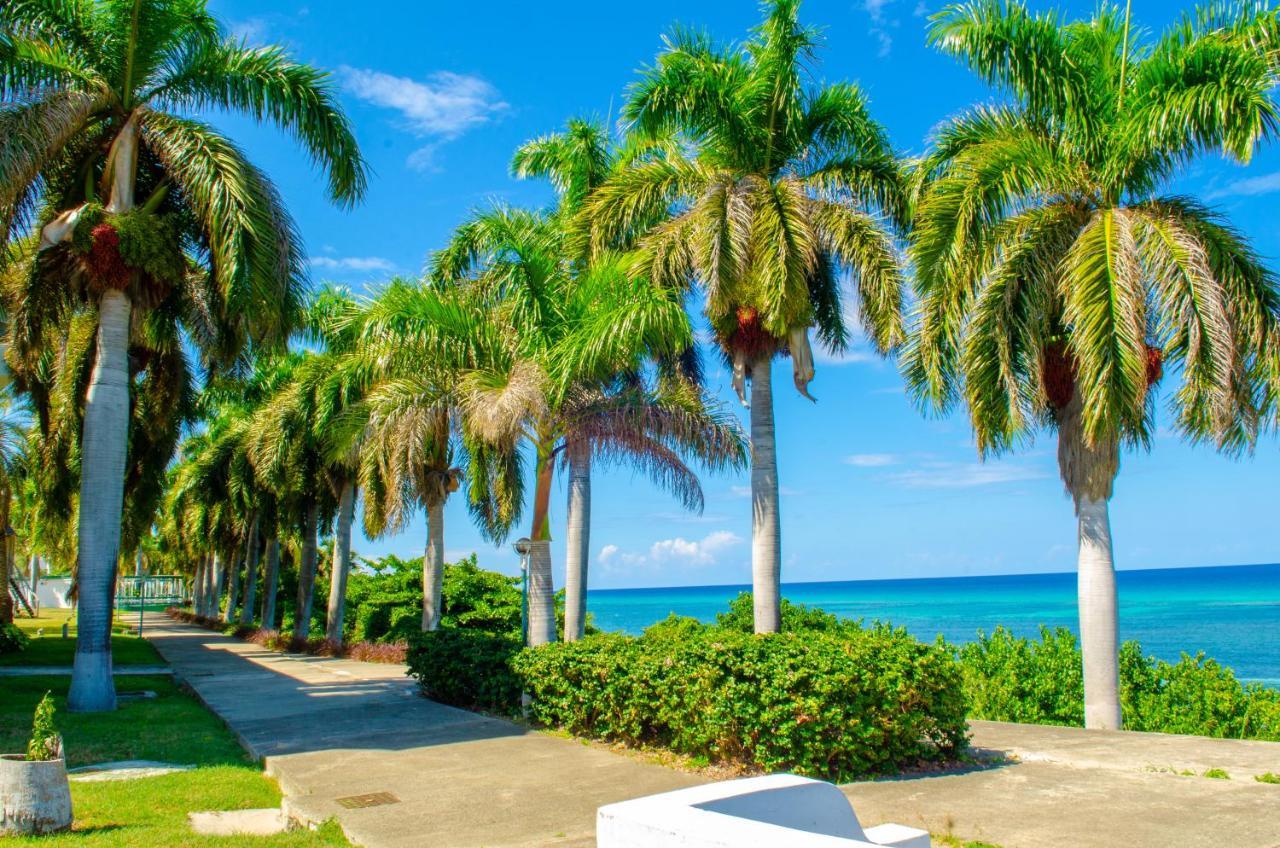 Marriott Seacastles E22, Montego Bay Aparthotel Exterior photo